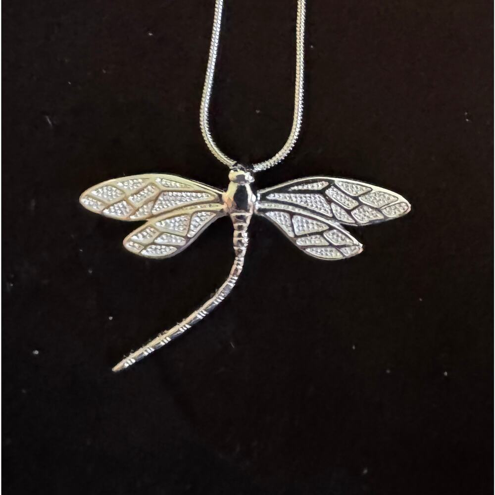 New Silver Tone Dragonfly Pendant Necklace 24 Inch Chain Nature Jewelry N233